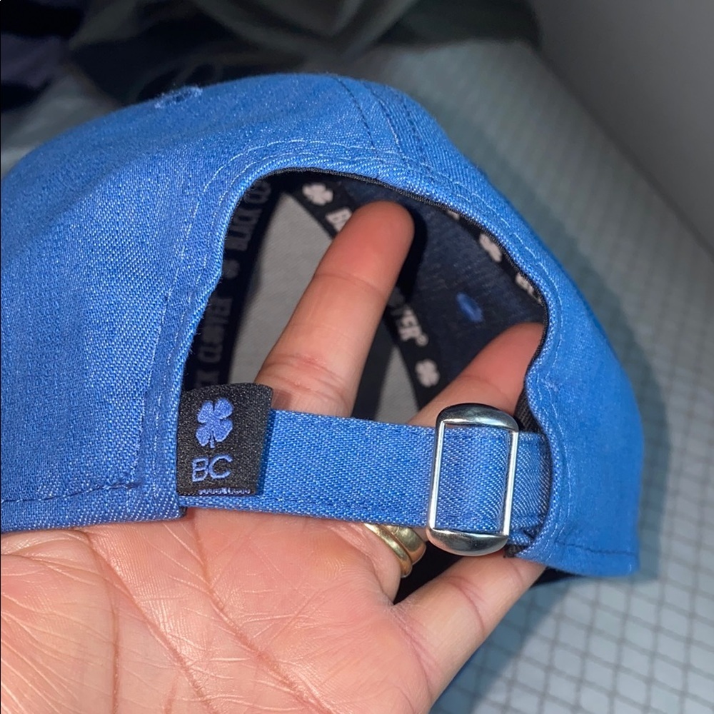 Stylish Blue Clover Embroidered Women's Cap - Picture 3 of 8